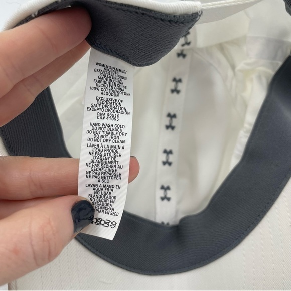 UNDER ARMOUR Women Free Fit White Embroidered "USA" Baseball Golf Tennis Cap NWT - Picture 7 of 8